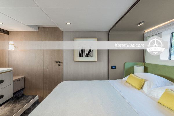 Huur de Island Spirit Cruising Catamaran in Scarborough, Australië.