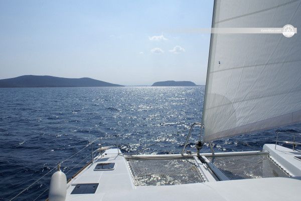 Huur de Island Spirit Cruising Catamaran in Scarborough, Australië.