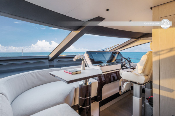 Charter Lagoon Cruising katamaran i Zaandam Badhuisweg Neitherlands