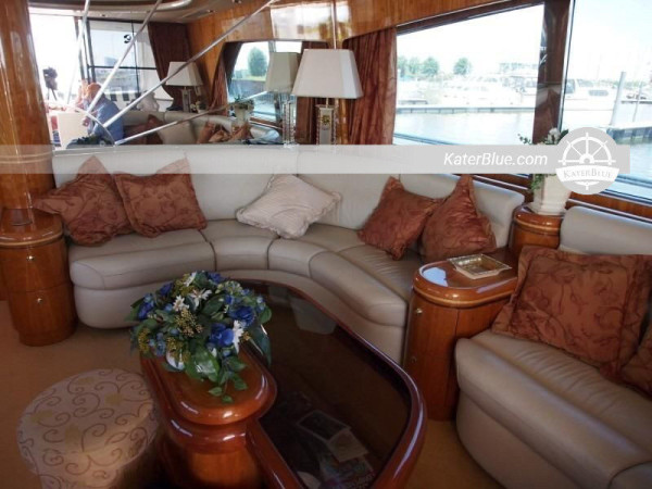 Luxury boat charter on Horizon Elegance in Jersey