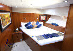 Perfect Nimbus 34 Bay boat charter