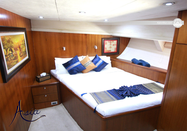 Perfect Nimbus 34 Bay boat charter