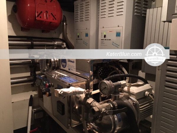 Ferreti 88, 2004 used Motor Yacht for Sale Beirut Lebanon