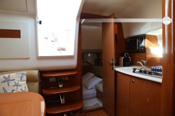 Jeanneau Prestige 34S, 2009 used Motoboat for Sale Beirut Lebanon