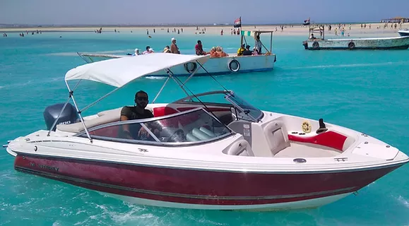 Motorboat Charter for diving and snorkeling in Hurghada, Egypt