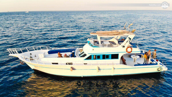 Motoryacht rental for 25 guests in Suez, Egypt