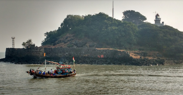 Perfect day-trip speedboat charter to khandari fort , Alibag, India