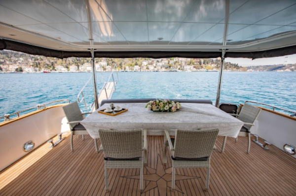 Alquiler de yate a motor Falcon 85s en Göcek, Fethiye, Muğla
