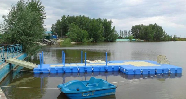 Fournitures de quais marins et installation de stations de ponton pour les hôtels