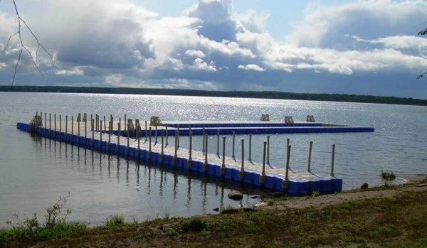 Fournitures de quais marins et installation de stations de ponton pour les hôtels