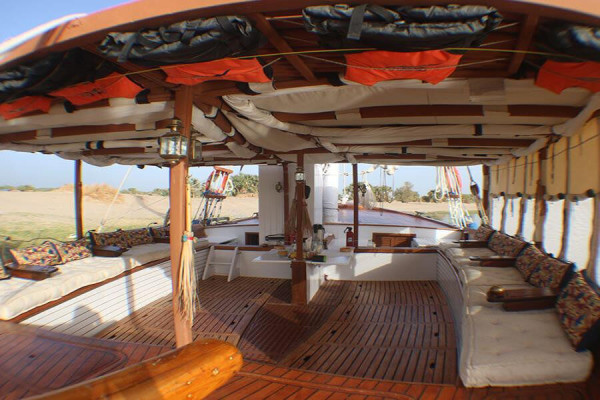 Excursion plus courte à bord d'une goélette Nile Breeze Special Charter à Louxor, en Égypte