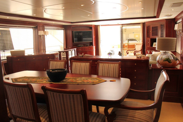 Benetti Tradition-100, 2006 Luxury Motor Yacht for Sale