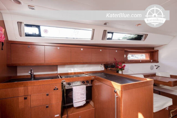 Yacht moderno ad alte prestazioni Beneteau Oceanis 41 Express - Un'esperienza a Barcellona, ​​Spagna