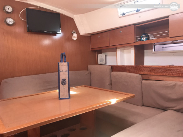 Prodaja savršena Bavaria Cruiser 45 jedrilica na prodaju u Lavrio, Grčka