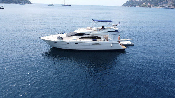 Modified motor yacht for charter around Sakuran Beach in Zadar, Croatia