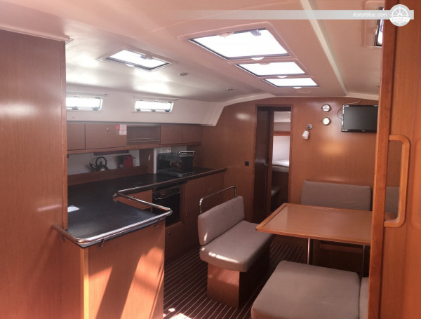 Prodaja savršena Bavaria Cruiser 45 jedrilica na prodaju u Lavrio, Grčka