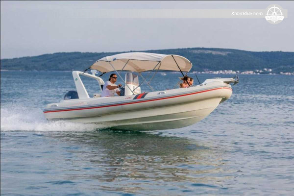 Sail with our motorboat experience in Pakleni and Hvar islands in Bol, Croatia