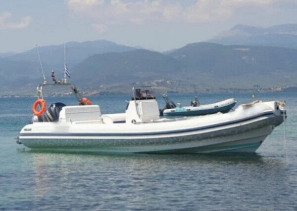 Full Day on Motor Boat Barracuda Achilleus-Experience low-season in Chania, Greece