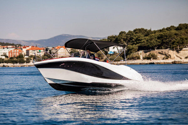 Day charter on a Barracuda 545 motor yacht in Zadar, Croatia