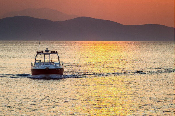  Memorable Sailing tour with a spacious Motor yacht in Glifada, Greece