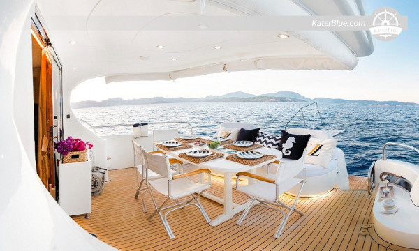 Disfrute de unas vacaciones inolvidables en un yate a motor de 22 metros de largo en Bodrum, Turquía.