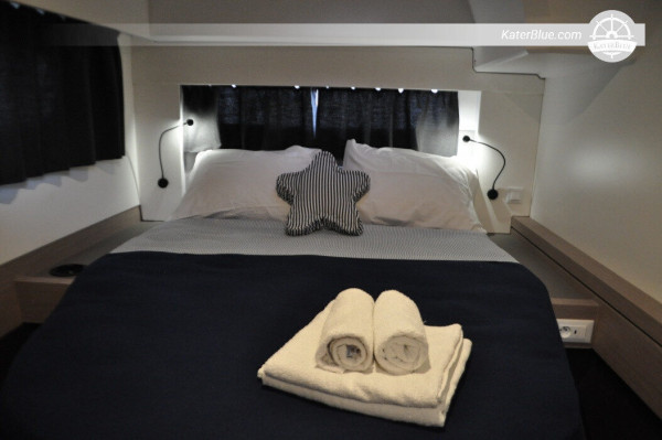 Fountaine Pajot Astrea 42