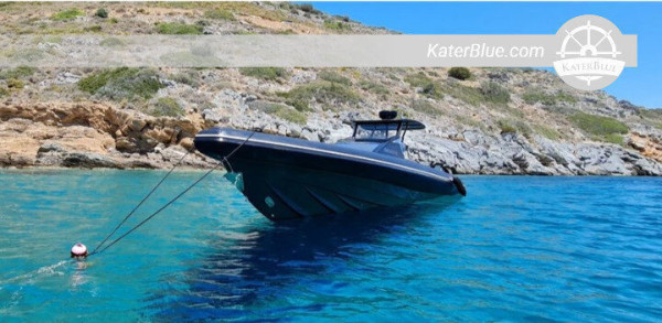 Vivencie um paraíso particular rodeado pelo mar infinito com um aluguel de iate a motor em Atenas, Grécia.
