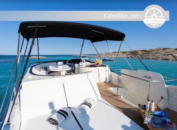Enjoyable 6 Hours sailing Tour with a Stunning Motor Yacht in Málaga, Spain