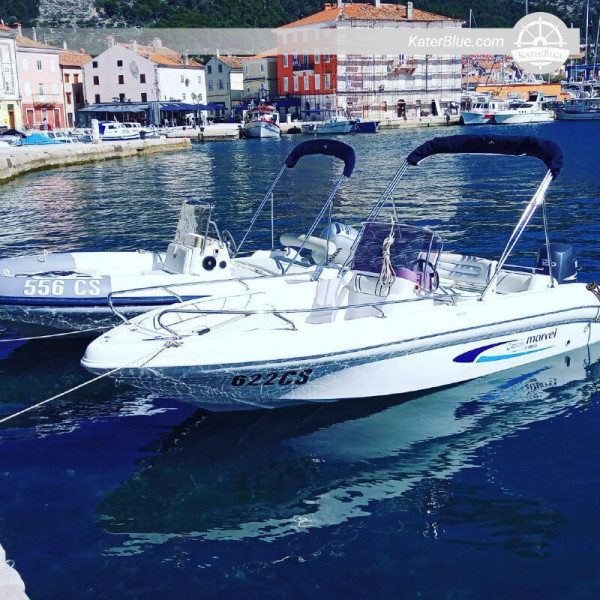 Alquile nuestra lancha rápida de alto calibre para un maravilloso viaje en Cres, Croacia