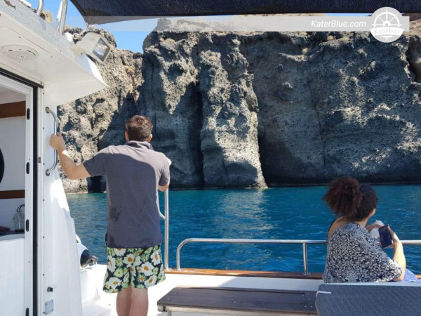 Cruising Experience to Discover The Hidden Treasures of The Caldera with Motorboat in Thira, Greece