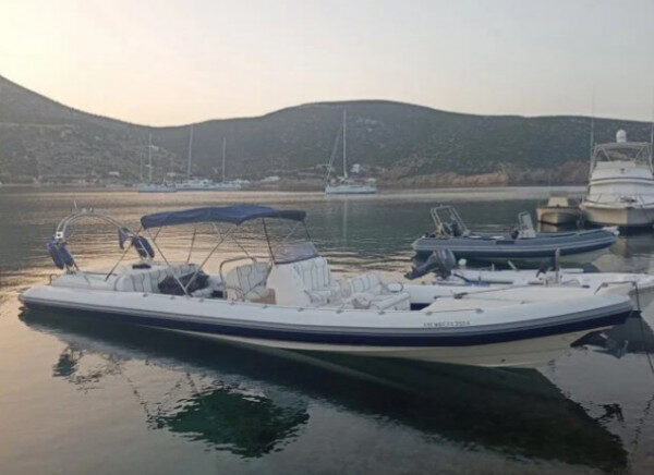 Half-Full Day in Low Season with Motor Boat Picton Cobra-Experience in Chania, Greece