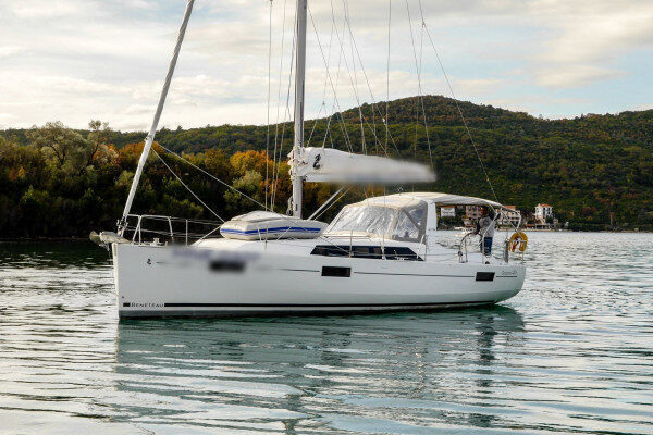 Excellent Balance Under Sail with Sailing Yacht Oceanis 41.1-Experience in Tivat, Montenegro