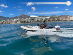İspanya'nın Malaga kentinde mükemmel bir Motorlu tekne ile harika 4 Saatlik Yelken gezisi