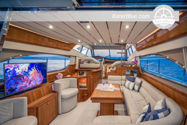 Half-Full Day in Low Season With Luxury and Comfort Motor Yacht for Cruising Experience in Ornos, Greece
