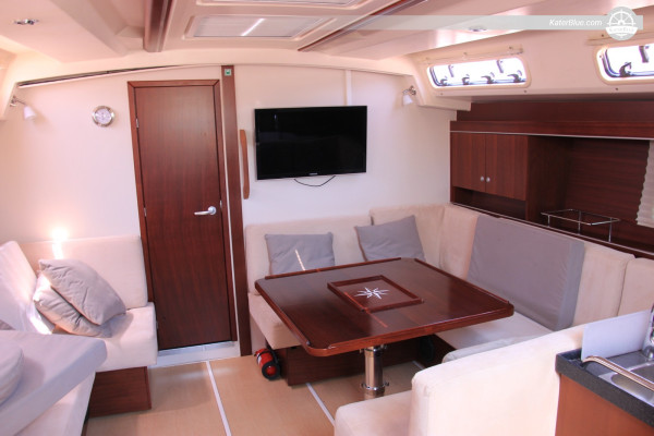 Charter semanal de iate Jeanneau Corfu-Grécia