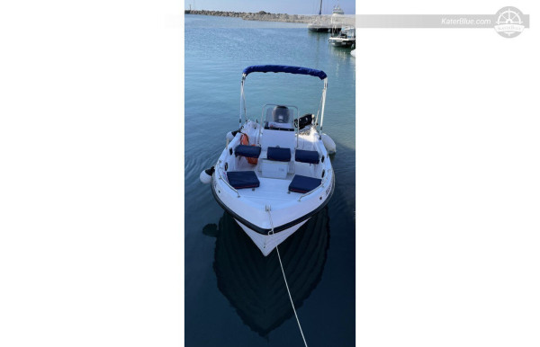 Speedboat Ideal for A Group of Friends Willing to Cruising Experience in Vlichada, Greece