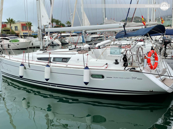 Spend an Unforgettable Day in High Season with Sailing Yacht for Cruising Experience in Valencia, Spain