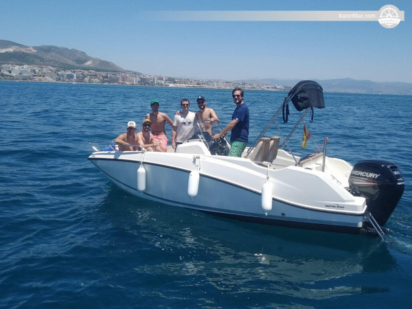 Favolosa escursione in barca a vela di 4 ore con un motoscafo perfetto a Malaga, Spagna.