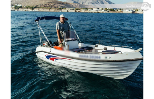 Speedboat Ideal for A Group of Friends Willing to Cruising Experience in Vlichada, Greece
