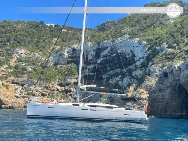 A Magnificent Jeanneau Sailing Yacht for Mid Season Cruising Experience in Valencia, Spain