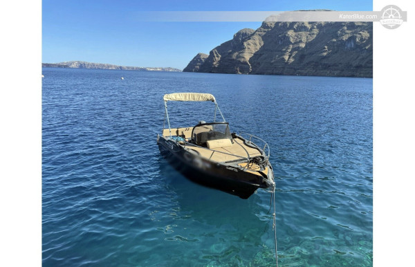 Stylish, Luxury and Comfortable Speedboat for Cruising Experience in Vlichada, Greece