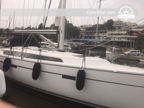 Voilier fonctionnel et luxueux disponible à la location privée à Paleo Faliro, en Grèce