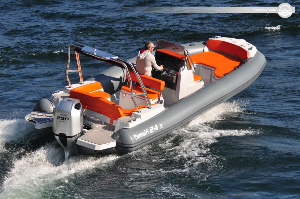 Trascorri le tue vacanze con la nostra barca veloce: un'avventura acquatica a Krk, in Istria, Croazia.