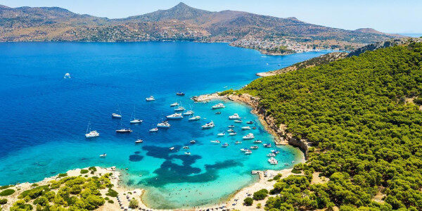 Experience a safe sailing with an Incredible Sailing Yacht in Alimos, Greece