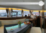 Impresionante crucero elegante catamarán Drapetsona-Grecia