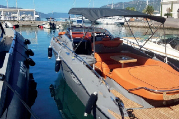 Cruising Experience Motor Yacht Cranchi E 30	Tivat-Montenegro