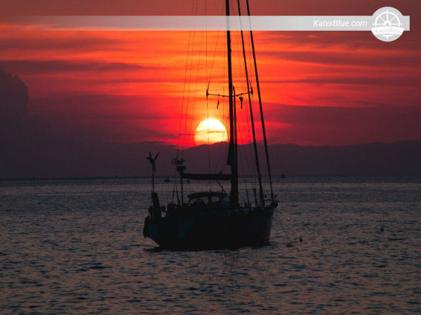 Observe the beauty of the sunset on a 15-meter yacht Fethiye-Turkey
