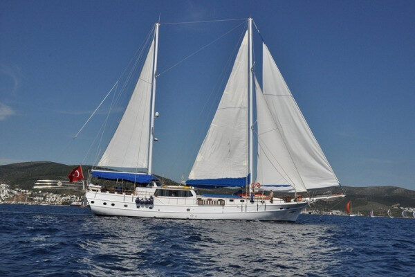 Blue cruising services are provided by Gullet 18 guests Bodrum-Turkey