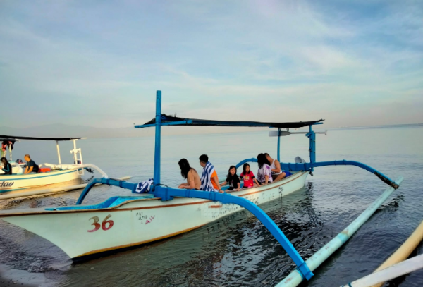 Dolphin Sunrise Charter Lovina Beach-Indonesia