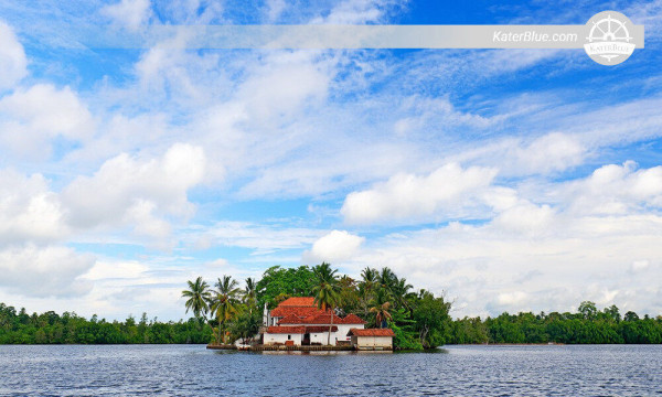 Maadu River safari Balapitiya-Sri Lanka